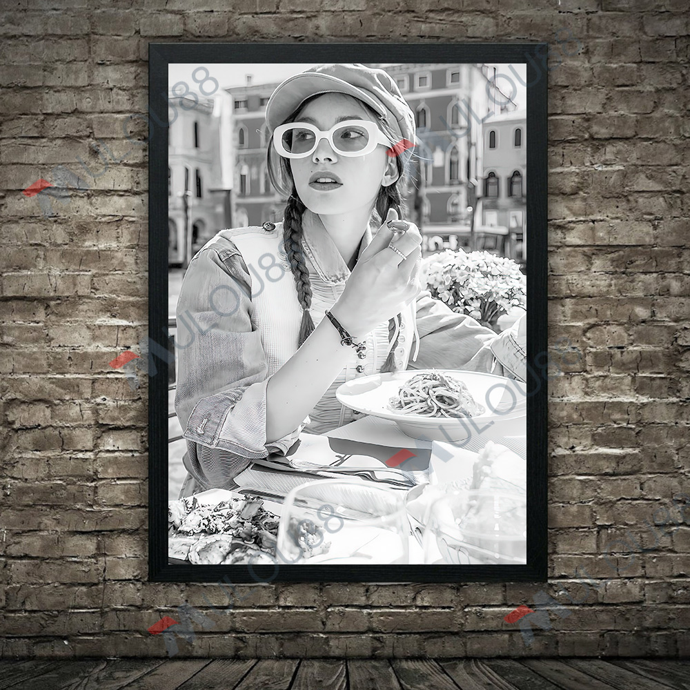 Pasta Eater Black And White Vi - đánh giá và giá Photography Vintage Style