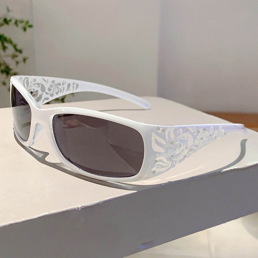 Vintage PC Rhinestones Sunglas - đánh giá và giá Photography Vintage Style