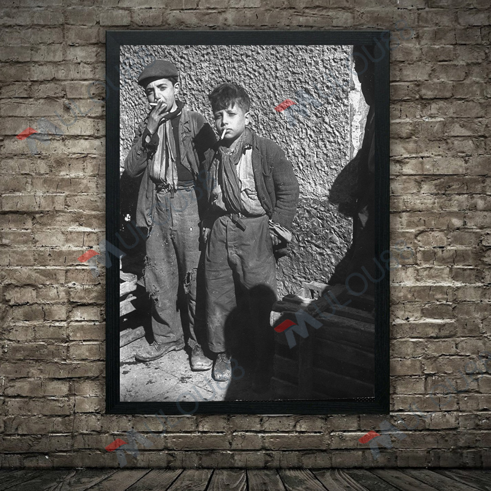 Cigarette Boy Antique Bizarre  - đánh giá và giá Photography Vintage Style
